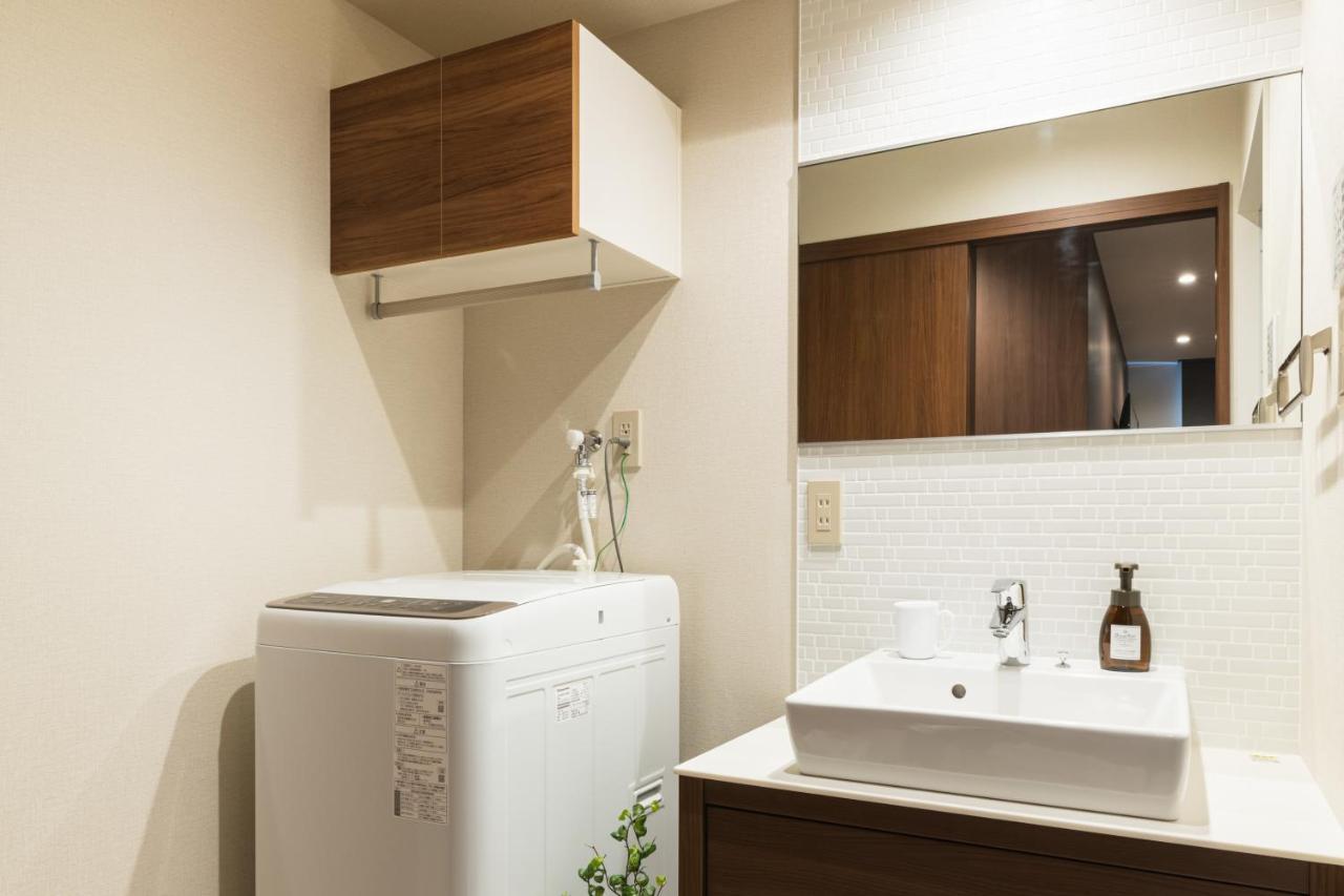 Grand Base Hakata Gofuku Aparthotel Fukuoka  Bagian luar foto