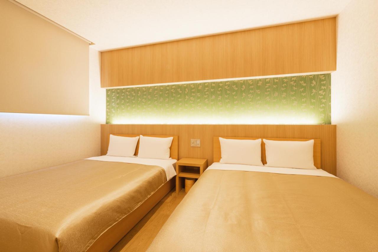 Grand Base Hakata Gofuku Aparthotel Fukuoka  Bagian luar foto